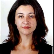 Studentessa universitaria in lingue e culture moderne, offe lezioni di lingue straniere